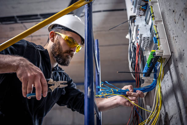 Best Affordable Emergency Electrician  in Garden Ridge, TX