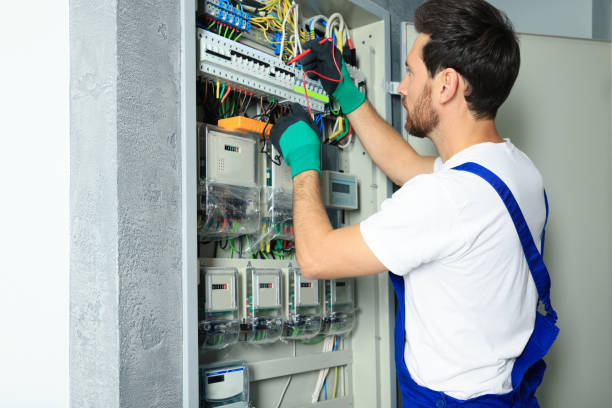 Best Local Electrician Companies  in Garden Ridge, TX